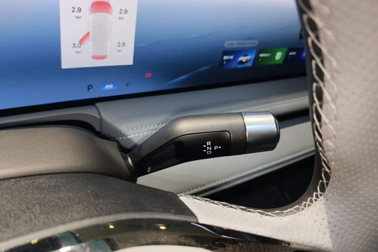Used Geely Galaxy E8 2025 700 km Long-Range Intelligent Driving Version Gear Lever
