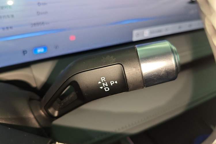Used Geely Galaxy E8 2025 700 km Long-Range Intelligent Driving Version Gear Lever