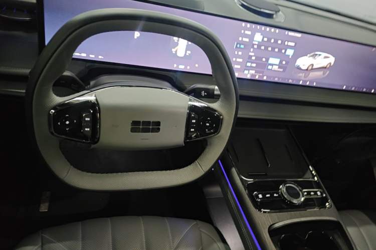 Used Geely Galaxy E8 2025 700 km Long-Range Intelligent Driving Version Gear Lever