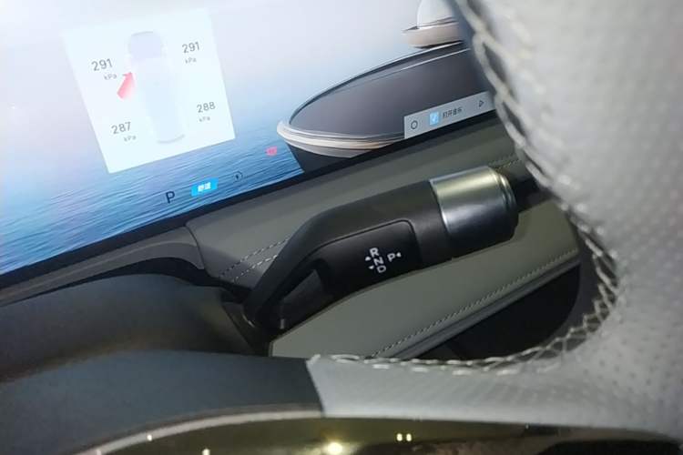 Used Geely Galaxy E8 2025 700 km Long-Range Intelligent Driving Version Gear Lever