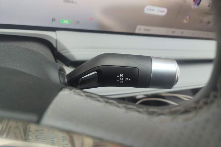 Used Geely Galaxy E8 2025 700 km Long-Range Intelligent Driving Version Gear Lever