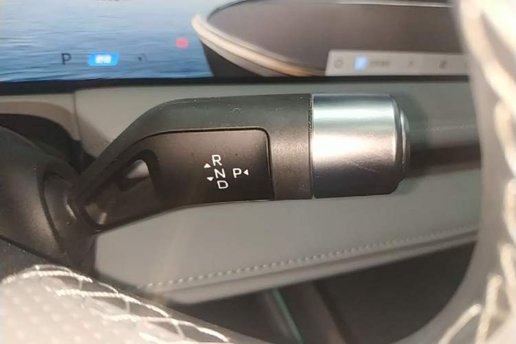Used Geely Galaxy E8 2025 700 km Long-Range Intelligent Driving Version Gear Lever