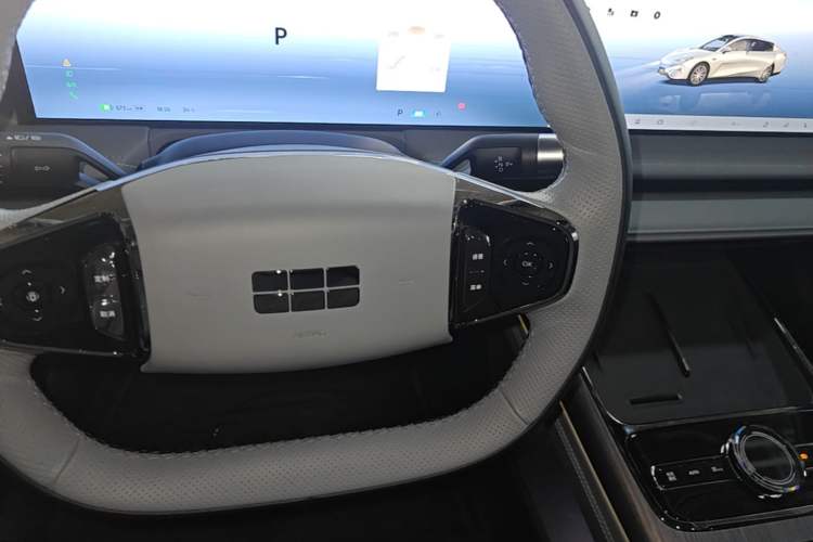 Used Geely Galaxy E8 2025 700 km Long-Range Intelligent Driving Version Gear Lever