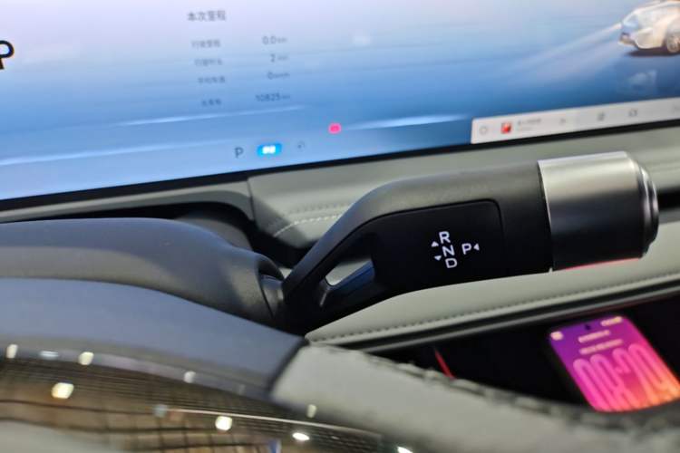 Used Geely Galaxy E8 2025 700 km Long-Range Intelligent Driving Version Gear Lever