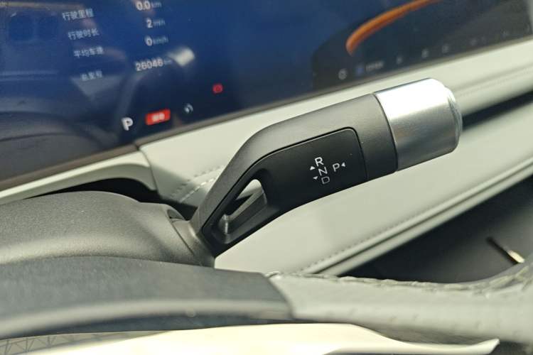 Used Geely Galaxy E8 2025 700 km Long-Range Intelligent Driving Version Gear Lever