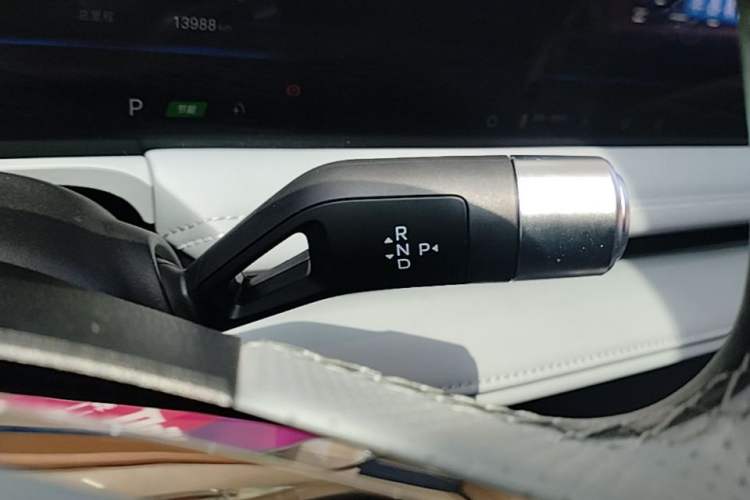 Used Geely Galaxy E8 2025 700 km Long-Range Intelligent Driving Version Gear Lever