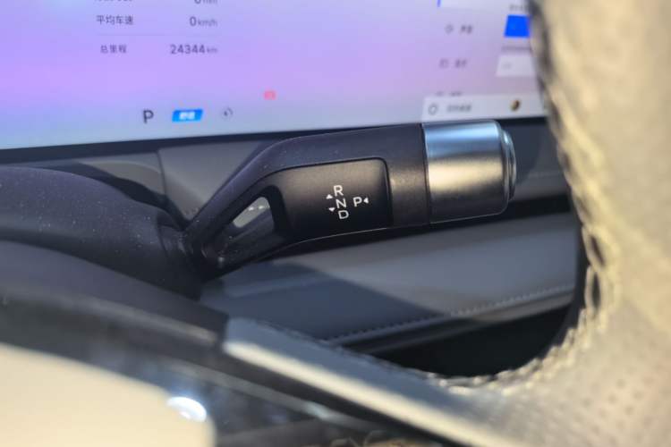 Used Geely Galaxy E8 2025 700 km Long-Range Intelligent Driving Version Gear Lever