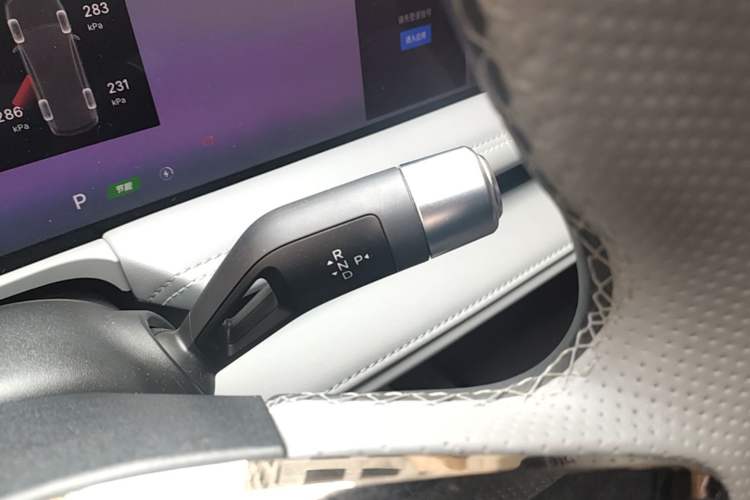Used Geely Galaxy E8 2025 700 km Long-Range Intelligent Driving Version Gear Lever