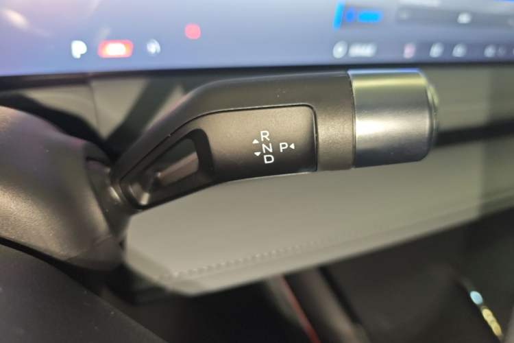 Used Geely Galaxy E8 2025 700 km Long-Range Intelligent Driving Version Gear Lever