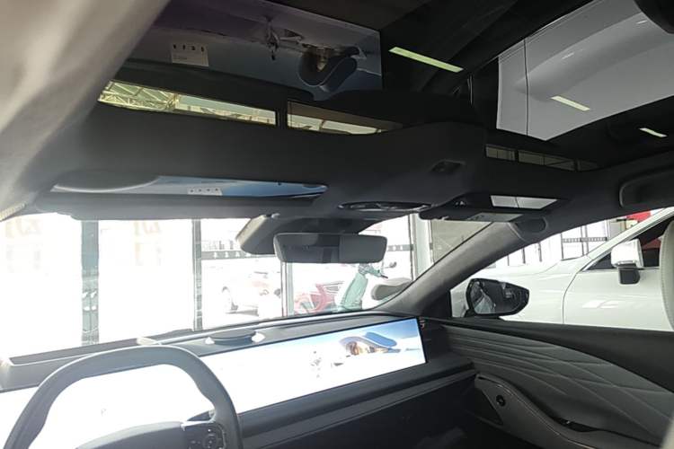 Used Geely Galaxy E8 2025 700 km Long-Range Intelligent Driving Version Headliner
