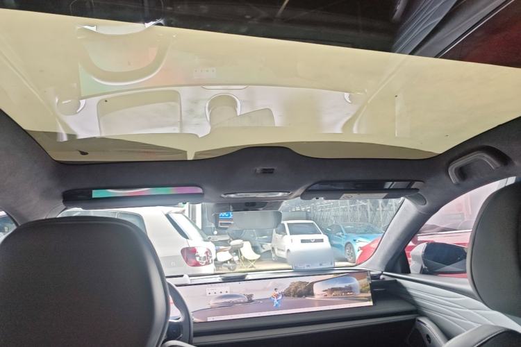 Used Geely Galaxy E8 2025 700 km Long-Range Intelligent Driving Version Headliner