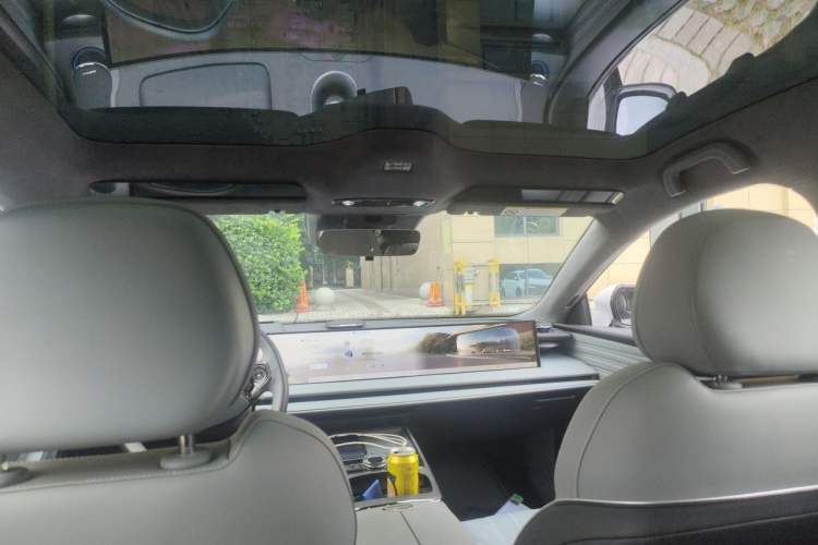 Used Geely Galaxy E8 2025 700 km Long-Range Intelligent Driving Version Headliner