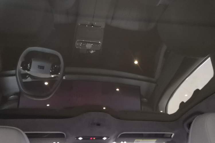 Used Geely Galaxy E8 2025 700 km Long-Range Intelligent Driving Version Headliner