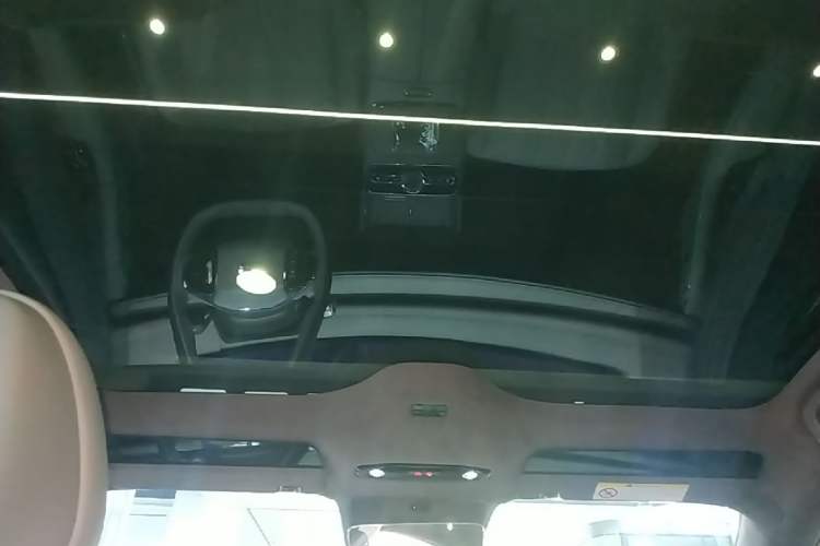 Used Geely Galaxy E8 2025 700 km Long-Range Intelligent Driving Version Headliner