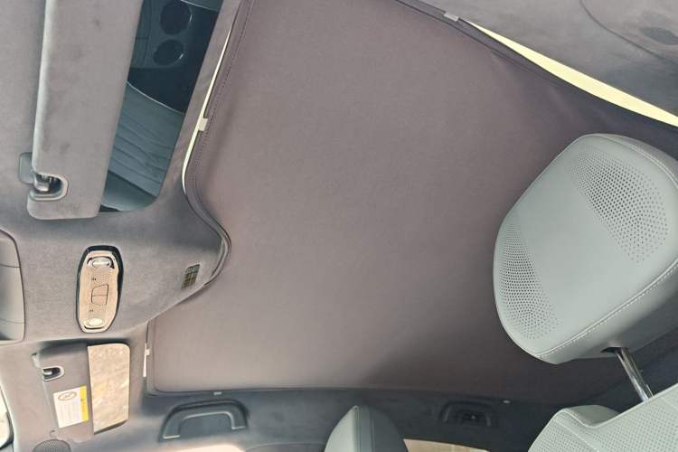 Used Geely Galaxy E8 2025 700 km Long-Range Intelligent Driving Version Headliner