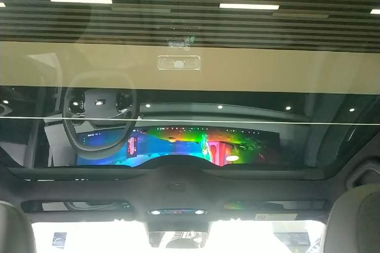 Used Geely Galaxy E8 2025 700 km Long-Range Intelligent Driving Version Headliner