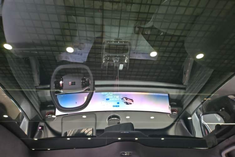 Used Geely Galaxy E8 2025 700 km Long-Range Intelligent Driving Version Headliner
