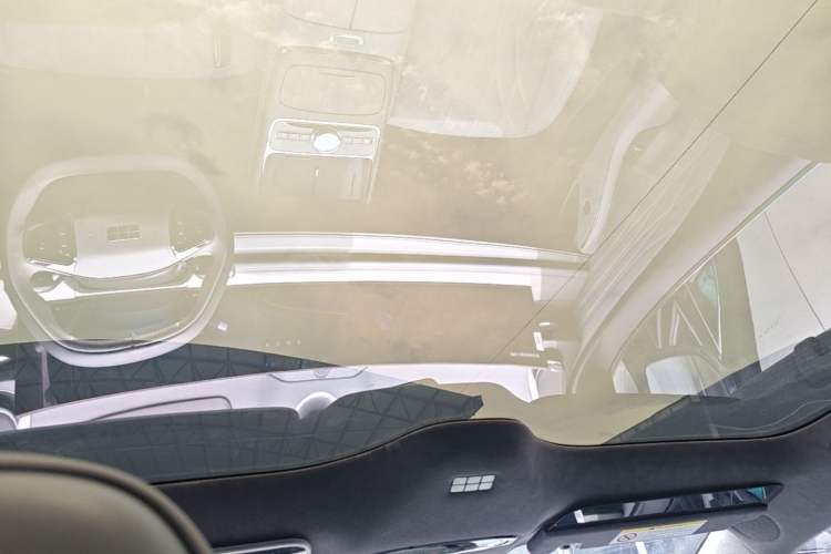 Used Geely Galaxy E8 2025 700 km Long-Range Intelligent Driving Version Headliner