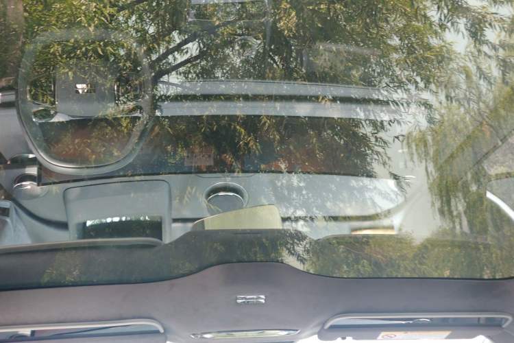 Used Geely Galaxy E8 2025 Model—610km Exploration+ Version Headliner
