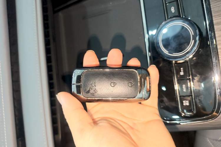 Used Geely Galaxy E8 2025 Model—610km Prestige Version Interior 1