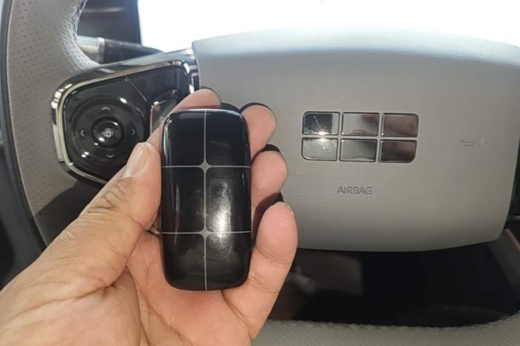 Used Geely Galaxy E8 2025 700 km Long-Range Intelligent Driving Version Interior 1