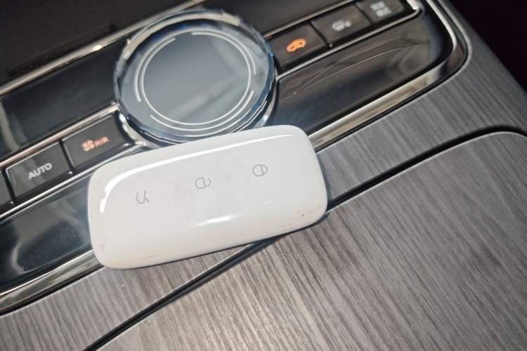 Used Geely Galaxy E8 2025 700 km Long-Range Intelligent Driving Version Interior 1