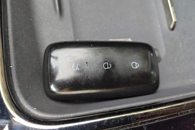 Used Geely Galaxy E8 2025 700 km Long-Range Intelligent Driving Version Interior 1