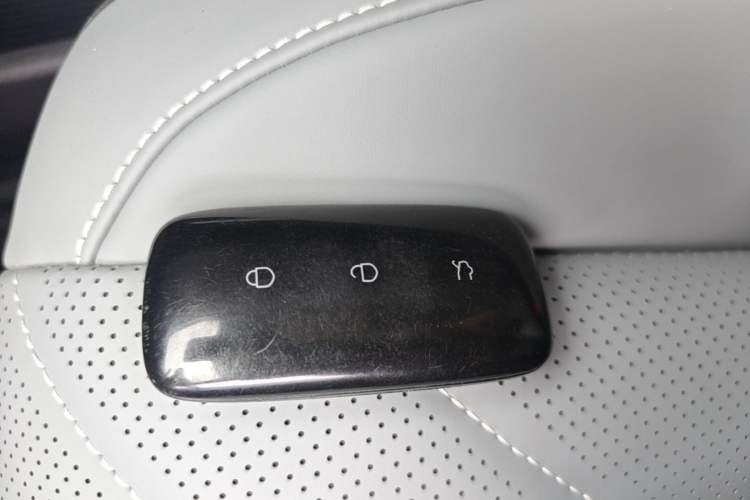 Used Geely Galaxy E8 2025 700 km Long-Range Intelligent Driving Version Interior 1
