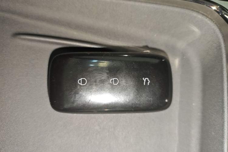 Used Geely Galaxy E8 2025 700 km Long-Range Intelligent Driving Version Interior 1