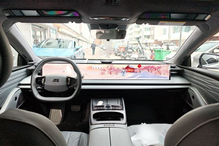 Used Geely Galaxy E8 2025 700 km Long-Range Intelligent Driving Version Interior 2