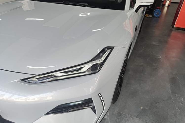 Used Geely Galaxy E8 2025 700 km Long-Range Intelligent Driving Version Left Front Headlight