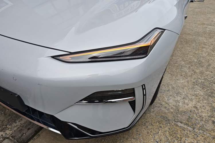 Used Geely Galaxy E8 2025 700 km Long-Range Intelligent Driving Version Left Front Headlight