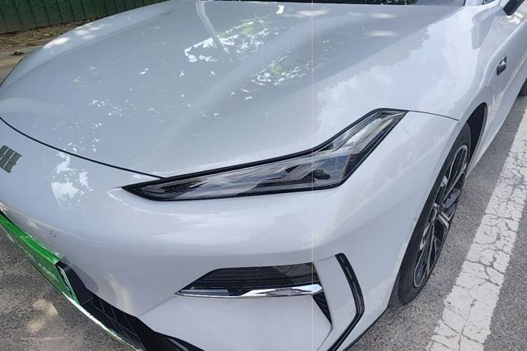 Used Geely Galaxy E8 2025 700 km Long-Range Intelligent Driving Version Left Front Headlight