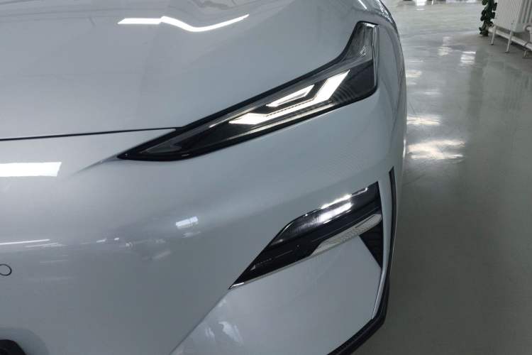 Used Geely Galaxy E8 2025 700 km Long-Range Intelligent Driving Version Left Front Headlight