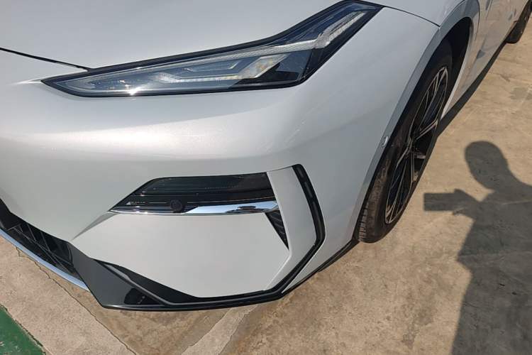 Used Geely Galaxy E8 2025 700 km Long-Range Intelligent Driving Version Left Front Headlight