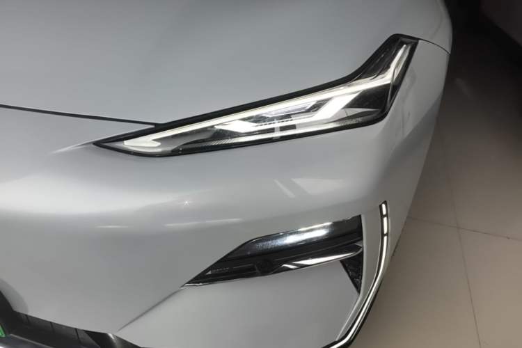 Used Geely Galaxy E8 2025 700 km Long-Range Intelligent Driving Version Left Front Headlight