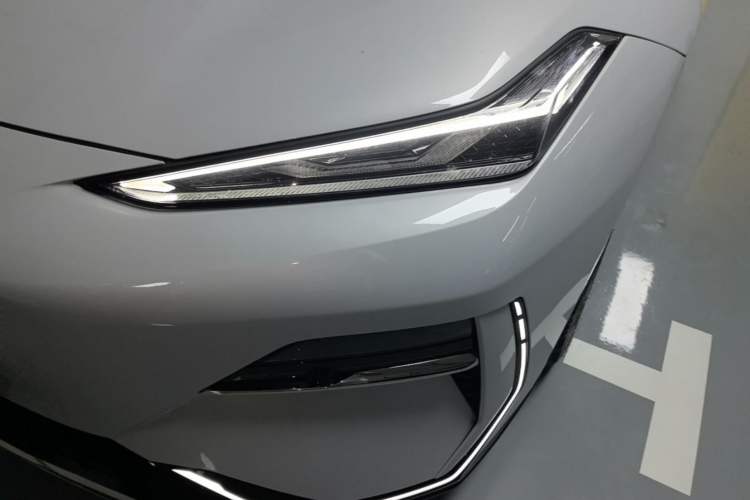 Used Geely Galaxy E8 2025 700 km Long-Range Intelligent Driving Version Left Front Headlight