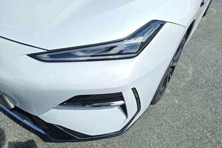 Used Geely Galaxy E8 2025 700 km Long-Range Intelligent Driving Version Left Front Headlight