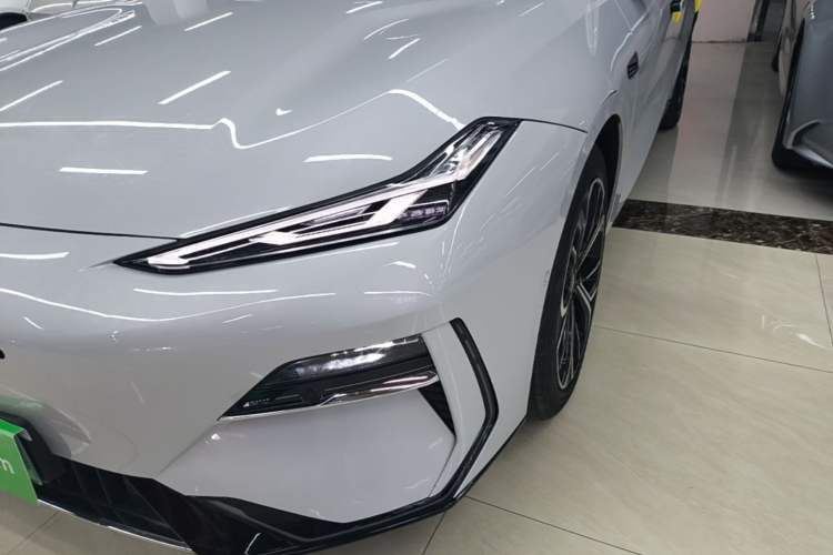 Used Geely Galaxy E8 2025 700 km Long-Range Intelligent Driving Version Left Front Headlight