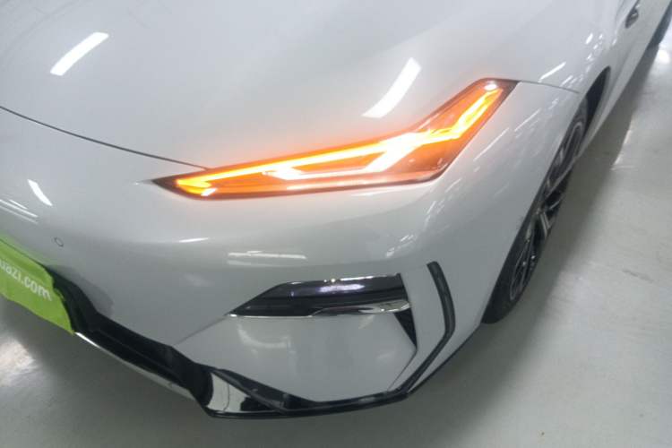 Used Geely Galaxy E8 2025 700 km Long-Range Intelligent Driving Version Left Front Headlight