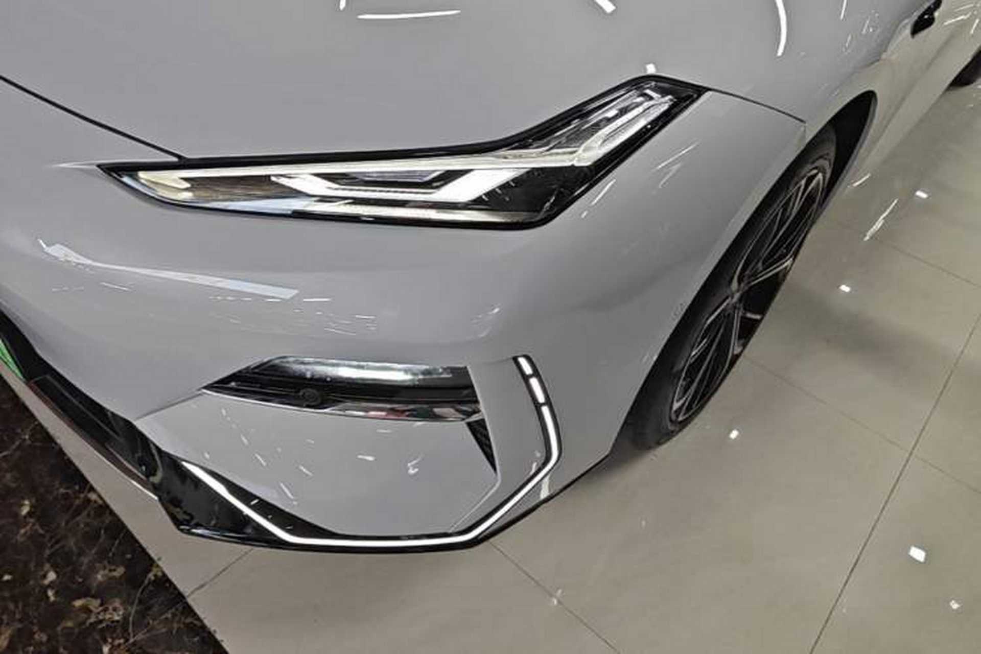 Used Geely Galaxy E8 2025 700 km Long-Range Intelligent Driving Version Left Front Headlight
