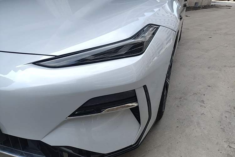 Used Geely Galaxy E8 2025 700 km Long-Range Intelligent Driving Version Left Front Headlight