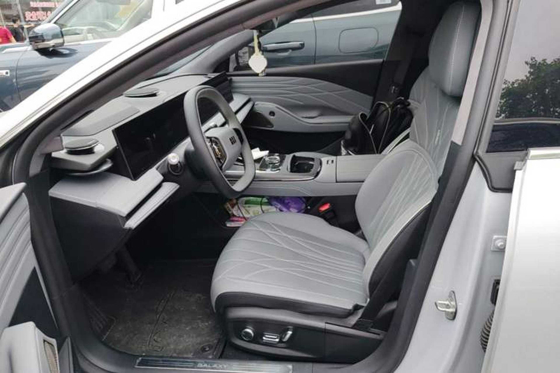 Used Geely Galaxy E8 2025 700 km Long-Range Intelligent Driving Version Left Front Seat