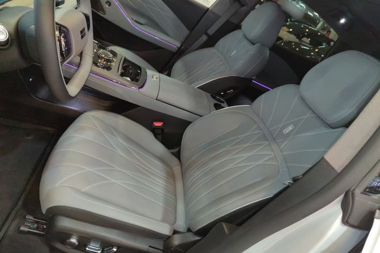 Used Geely Galaxy E8 2025 700 km Long-Range Intelligent Driving Version Left Front Seat