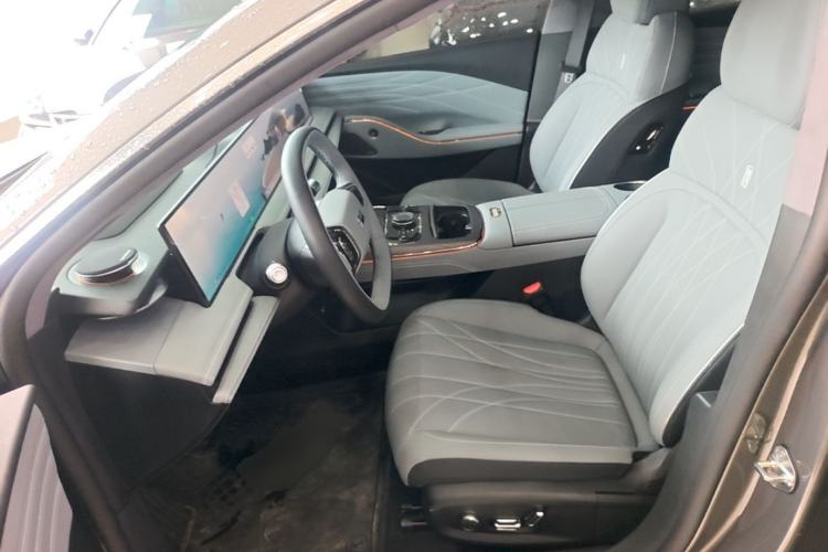 Used Geely Galaxy E8 2025 Model—610km Prestige Version Left Front Seat
