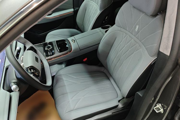 Used Geely Galaxy E8 2025 700 km Long-Range Intelligent Driving Version Left Front Seat