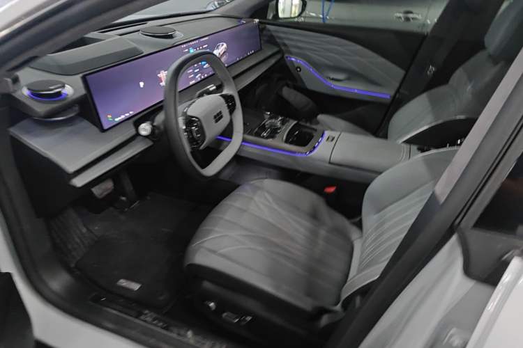 Used Geely Galaxy E8 2025 700 km Long-Range Intelligent Driving Version Left Front Seat