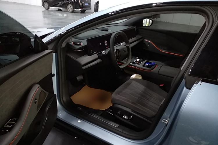 Used Geely Galaxy E8 2025 620 km All-Wheel Drive Starship LiDAR-Enabled Intelligent Driving Version Left Front Seat