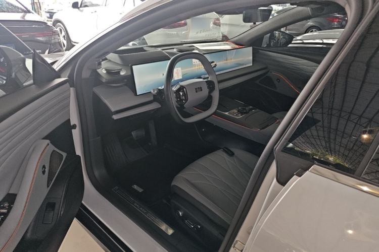 Used Geely Galaxy E8 2025 700 km Long-Range Intelligent Driving Version Left Front Seat