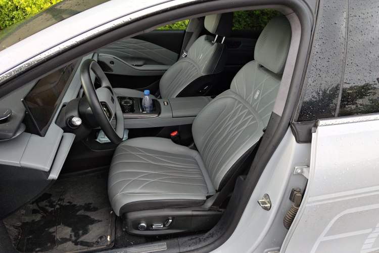 Used Geely Galaxy E8 2025 700 km Long-Range Intelligent Driving Version Left Front Seat